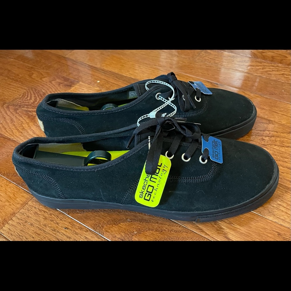 Skechers Go Mat black sneakers black NWOT size 12
